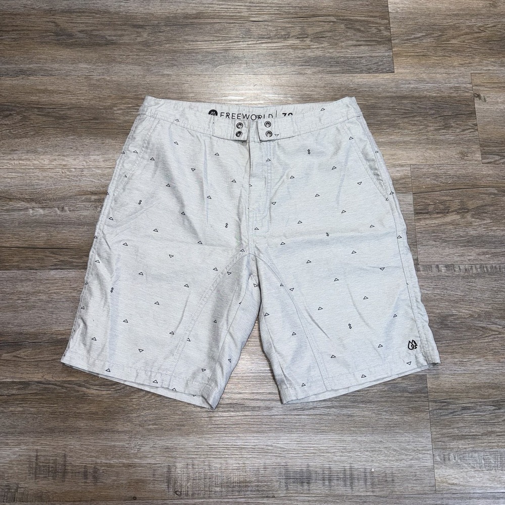 Freeworld Board Shorts Mens W30 Gray All-Over Triangle Print w/Logo
